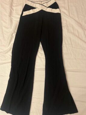 Cider Black Top with White Interior Trim